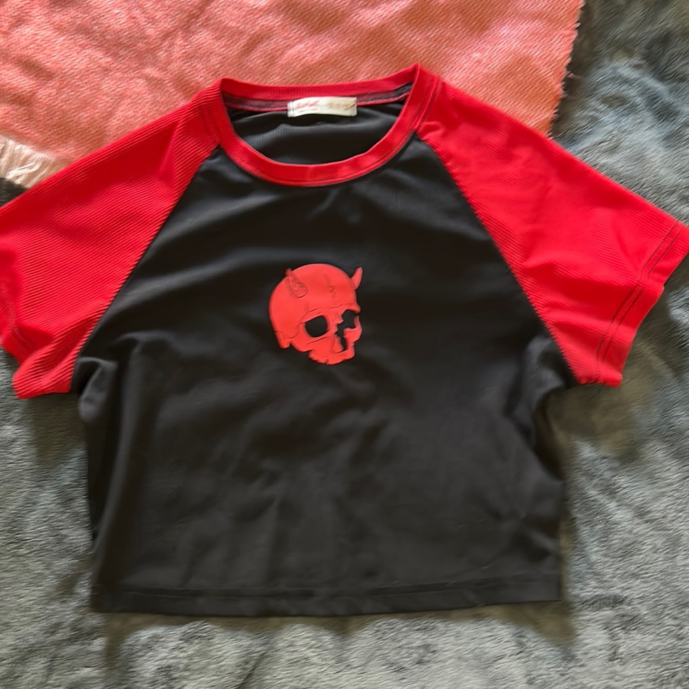 Worn. black and red devil skull crop. light weight.